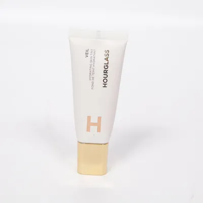 Foundation (VEIL) från Hourglass