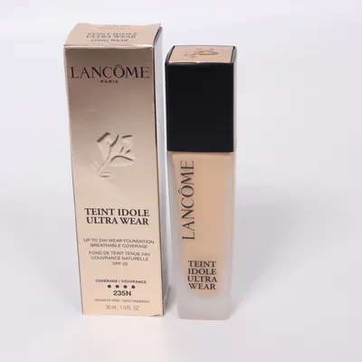 Foundation (Teint Idole Ultra Wear) from Lancôme