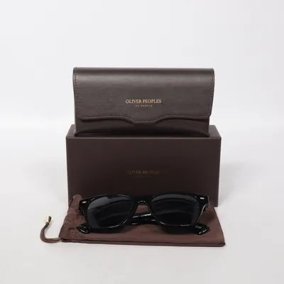 Lunettes de soleil (Noir) de Oliver Peoples