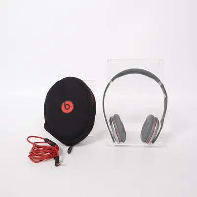 Hörlurar (Vit, Grå, Röd) från Beats by Dr. Dre