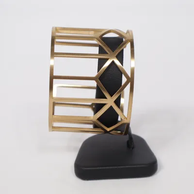 Armring (Guldfärgad) från Edblad Okänd metall