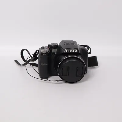 Systemkamera (DMC-FZ62) från Panasonic