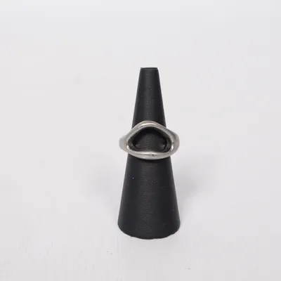 Ring (Silverfärgad) Okänd metall