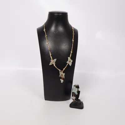 Smyckesset (Beige, Grön, Röd) Okänd metall