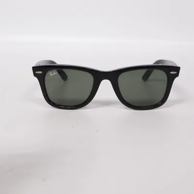 Solglasögon (RB 4340) från Ray-Ban