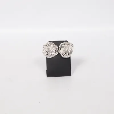 Örhängen (Silverfärgad) från Snö of Sweden Okänd metall