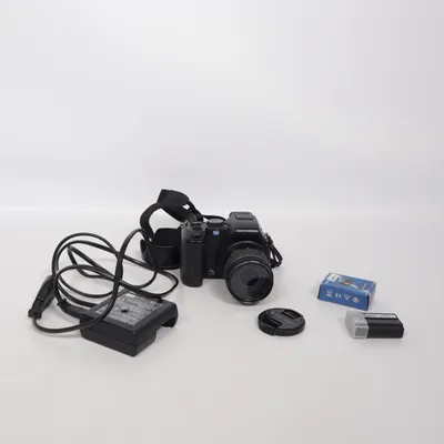 DSLR camera (Dimage A200) from Konica Minolta