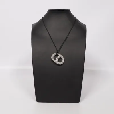 Halsband (Silverfärgad, Svart) Okänd metall