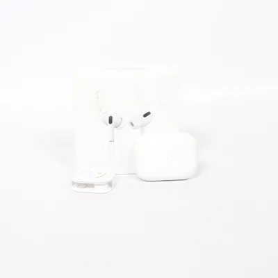 Hovedtelefoner (AirPods Pro With MagSafe Charging Case) fra Apple