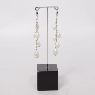 Örhängen (Vit) från Edblad Okänd metall