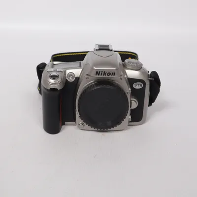 Analog systemkamera (F75) från Nikon