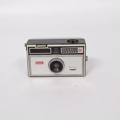 Analog kompaktkamera (INSTAMATIC 104) från Kodak