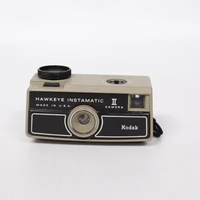 Analog kompaktkamera (HAWKEYE INSTAMATIC II) från Kodak