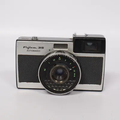 Analog kompaktkamera (35 AUTOMAGIC) från Fujica