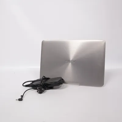 Bærbar computer (R555J) fra Asus