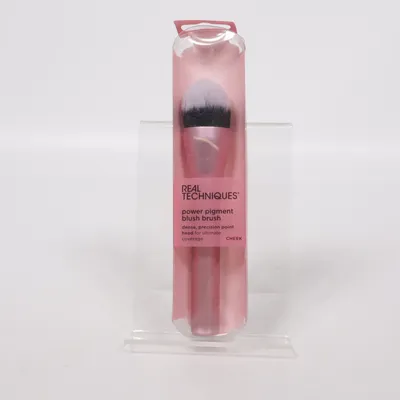 Makeup børste (Power Pigment Blush Brush) fra Real Techniques