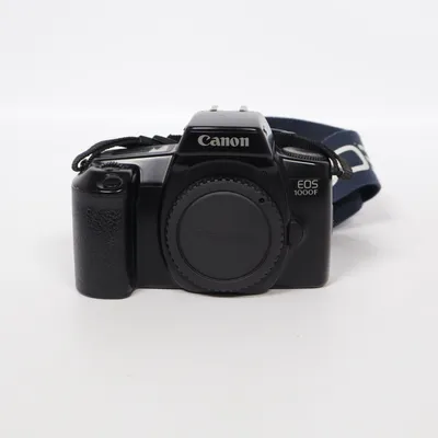 Analog kompaktkamera (EOS 1000F) från Canon