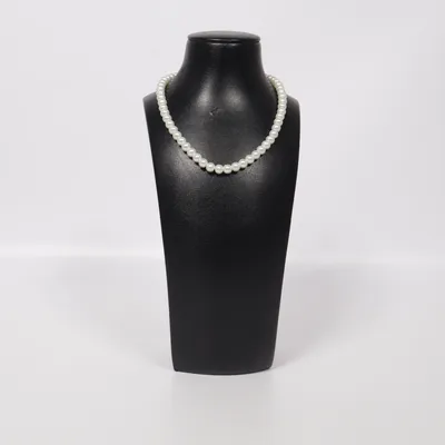 Halsband (Vit) Okänd metall