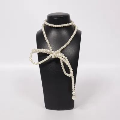 Halsband (Vit) Okänd metall