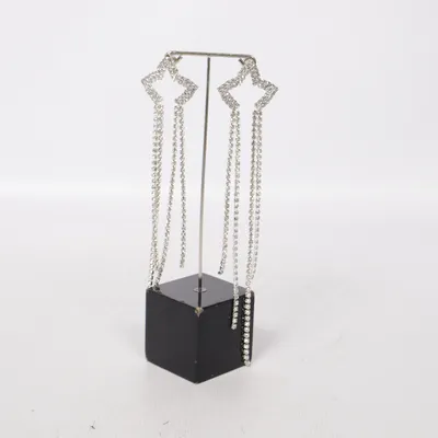 Örhängen (Silverfärgad) Okänd metall