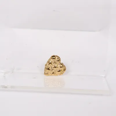 Hänge (Guldfärgad) Okänd metall