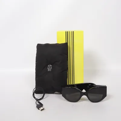 Solglasögon (Svart) från Moncler x Gentle Monster