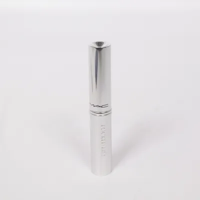 Läppstift (LOCKED KISS) från MAC