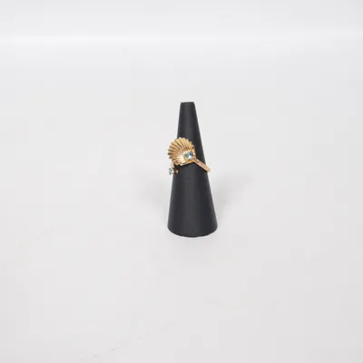 Ring (Guldfärgad) Okänd metall