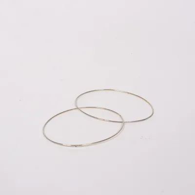 Armring (Silverfärgad) Okänd metall