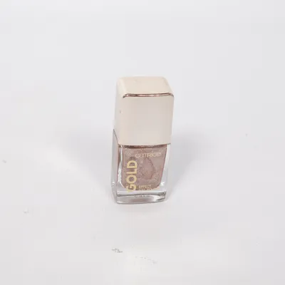 Nagellack (02 Fascinating Grace) från Catrice