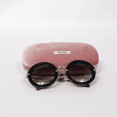 Solglasögon (SMU 08R) från Miu Miu