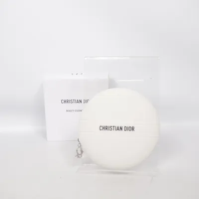Trousse de toilette (Blanc) de Dior Beauté
