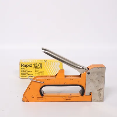 Staple gun from Rapid
