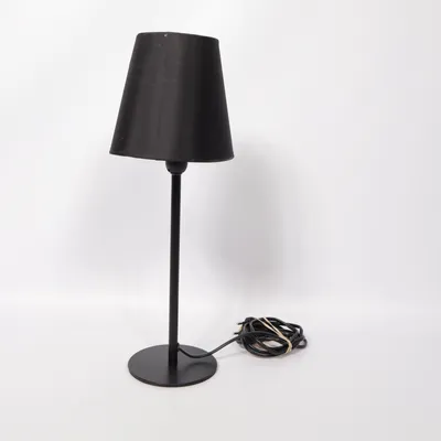 Bordslampa (Svart) från Anslut