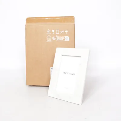 Ram (Vit) från Westwing