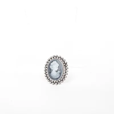 Brosch (Svart, Silverfärgad) Okänd metall