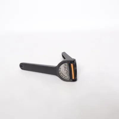 Vitlökspress (Svart) från Fiskars