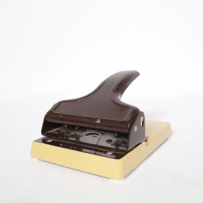 Hole puncher