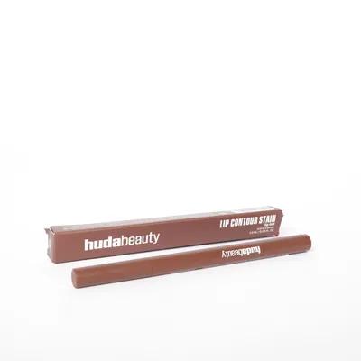 Läppstift (Lip Contour Stain) från Huda Beauty