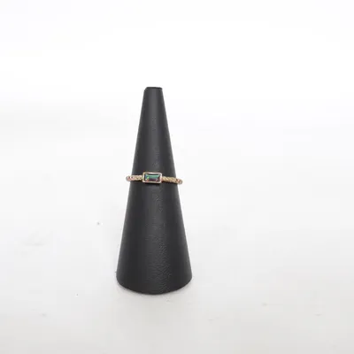 Ring (Gold, Green) Unknown metal