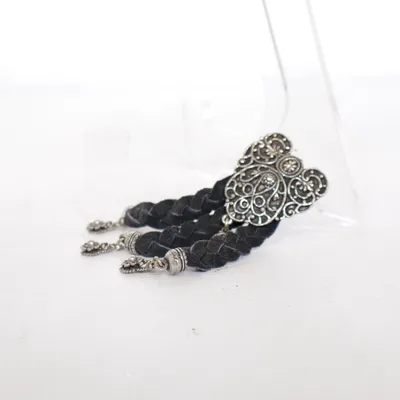 Broche (Noir, Argent) de Owa Métal inconnu