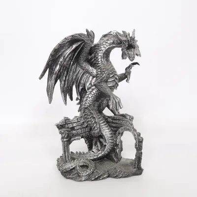 Figurine (Gray)