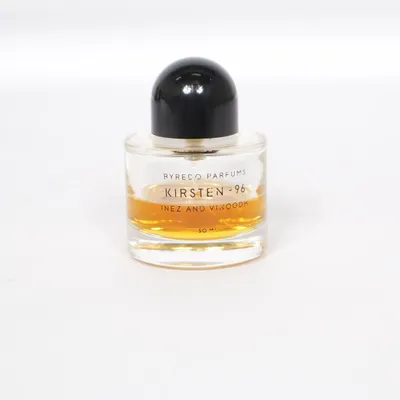 Eau de Parfum (Kirsten - 96 / Inez & Vinoodh) från Byredo