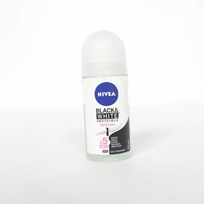Deodorant (Black & White Invisible Original) från Nivea