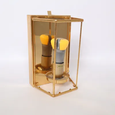 Vägglampa (Guldfärgad)