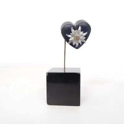 Pendentif (Noir) Métal inconnu