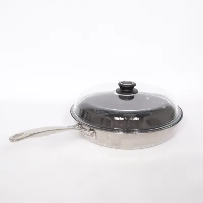 Frying pan (Black, Silver) from Le Creuset