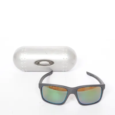 Solglasögon (Mainlink OO9264-20) från Oakley