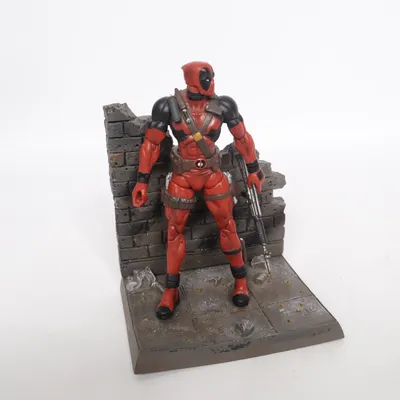 Action figure (Red, Brown)