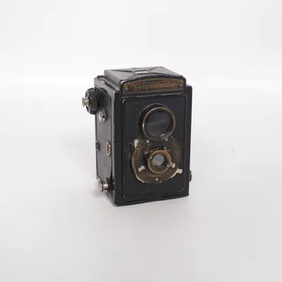 Analog compact camera (Brillant) from Voigtländer